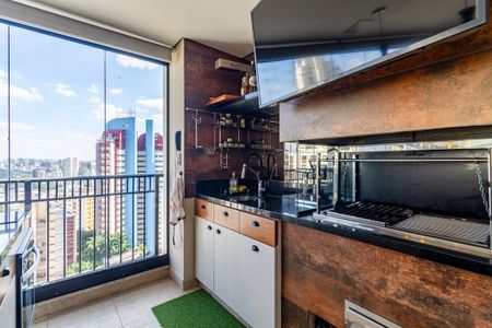 Apartamento à venda com 310m², 4 quartos e 5 vagasVaranda