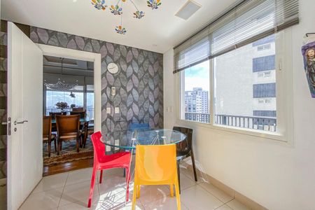 Apartamento à venda com 310m², 4 quartos e 5 vagasCopa