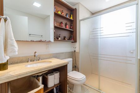 Apartamento à venda com 310m², 4 quartos e 5 vagasBanheiro da Suíte 1