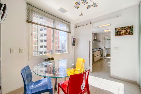 Apartamento à venda com 310m², 4 quartos e 5 vagasCopa