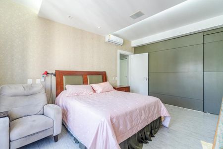 Apartamento à venda com 310m², 4 quartos e 5 vagasSuíte 1