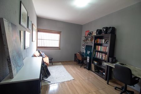 Casa à venda com 235m², 4 quartos e 3 vagas Casa à venda com 235m², 4 quartos e 3 vagasQuarto 1