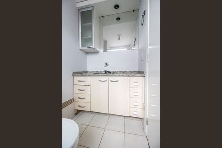 Apartamento à venda com 77m², 2 quartos e 1 vaga Apartamento à venda com 77m², 2 quartos e 1 vagaBanheiro da Suíte