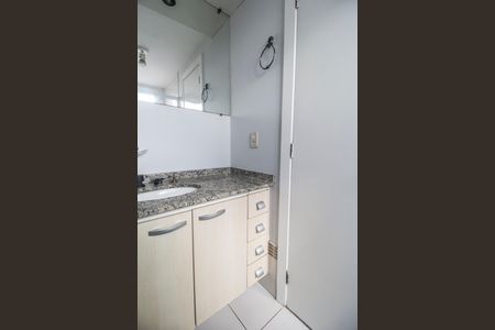 Apartamento à venda com 77m², 2 quartos e 1 vaga Apartamento à venda com 77m², 2 quartos e 1 vagaBanheiro da Suíte