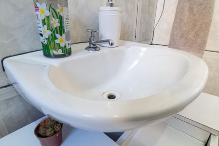 Casa à venda com 162m², 4 quartos e 1 vaga Casa à venda com 162m², 4 quartos e 1 vagaCasa 2 - Banheiro Detalhe