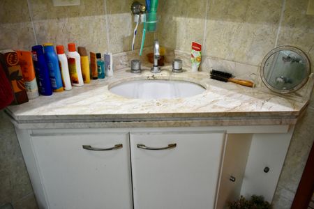 Casa à venda com 200m², 4 quartos e 4 vagasBanheiro da Suíte 1