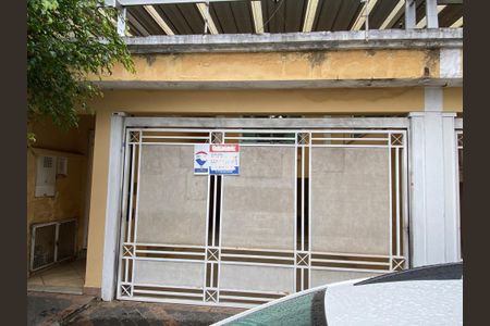 Casa à venda com 200m², 4 quartos e 4 vagasFachada