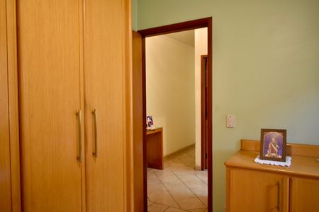 Casa à venda com 200m², 4 quartos e 4 vagasQuarto 2