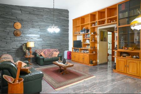 Casa à venda com 254m², 2 quartos e 4 vagasSala