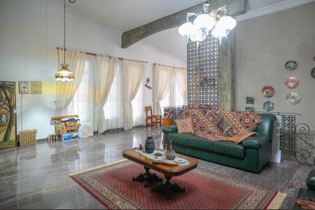 Casa à venda com 254m², 2 quartos e 4 vagasSala