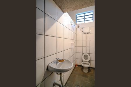 Casa à venda com 254m², 2 quartos e 4 vagasBanheiro de Serviço