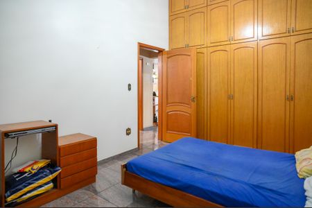 Casa à venda com 254m², 2 quartos e 4 vagasQuarto 1