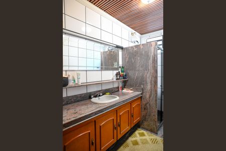 Casa à venda com 254m², 2 quartos e 4 vagasBanheiro