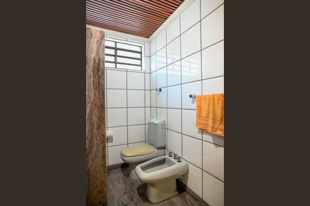 Casa à venda com 254m², 2 quartos e 4 vagasBanheiro
