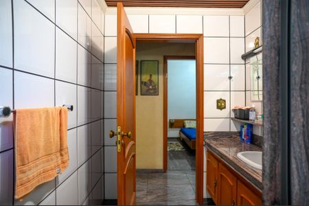 Casa à venda com 254m², 2 quartos e 4 vagasBanheiro