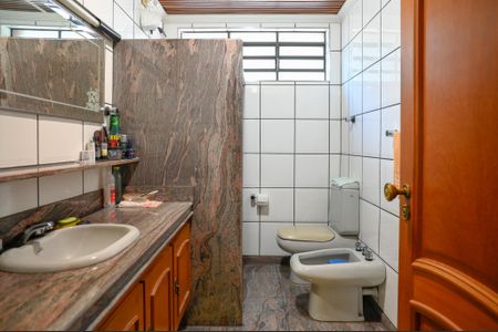 Casa à venda com 254m², 2 quartos e 4 vagasBanheiro