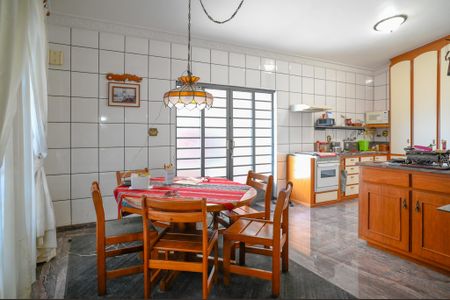 Casa à venda com 254m², 2 quartos e 4 vagasSala de Jantar