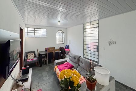 Casa à venda com 210m², 3 quartos e sem vagaSala - Casa 1