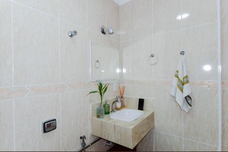 Apartamento à venda com 73m², 2 quartos e 1 vaga Apartamento à venda com 73m², 2 quartos e 1 vagaBanheiro