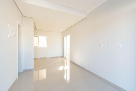 Casa à venda com 122m², 3 quartos e 2 vagas Casa à venda com 122m², 3 quartos e 2 vagasSala