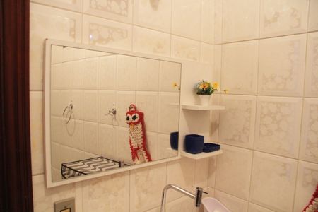 Casa à venda com 276m², 4 quartos e 4 vagasBanheiro de Serviço