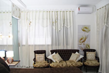 Casa à venda com 276m², 4 quartos e 4 vagasSuíte