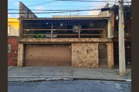 Casa à venda com 276m², 4 quartos e 4 vagasFachada