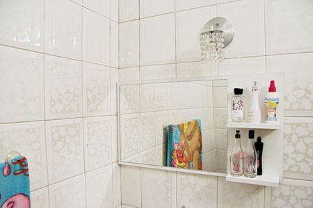 Casa à venda com 276m², 4 quartos e 4 vagasBanheiro Social