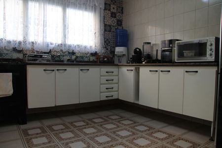 Casa à venda com 276m², 4 quartos e 4 vagasCozinha