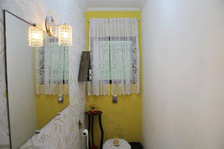 Casa à venda com 276m², 4 quartos e 4 vagasLavabo