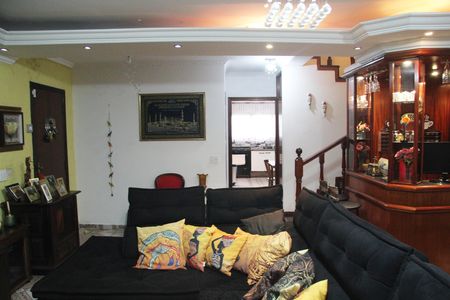 Casa à venda com 276m², 4 quartos e 4 vagasSala