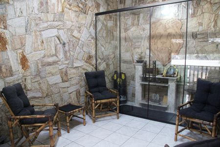 Casa à venda com 276m², 4 quartos e 4 vagasVaranda da Suíte