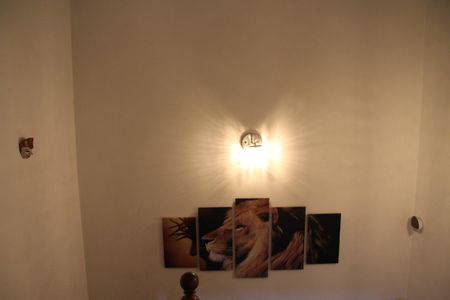 Casa à venda com 276m², 4 quartos e 4 vagasEscada acesso aos Quartos