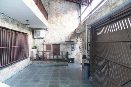 Casa à venda com 276m², 4 quartos e 4 vagasGaragem