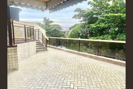 Casa à venda com 420m², 4 quartos e 2 vagas