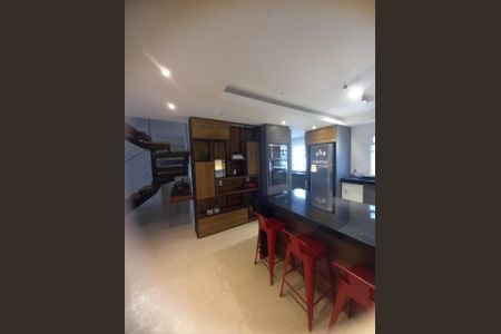 Apartamento à venda com 215m², 4 quartos e 2 vagas
