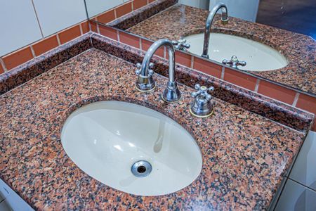 Apartamento para alugar com 98m², 3 quartos e 1 vaga Apartamento para alugar com 98m², 3 quartos e 1 vagaBanheiro do Quarto 1
