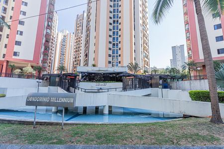 Apartamento para alugar com 98m², 3 quartos e 1 vaga Apartamento para alugar com 98m², 3 quartos e 1 vagaFachada
