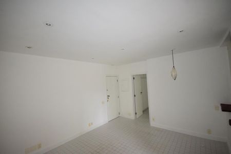 Apartamento à venda com 70m², 2 quartos e 2 vagas Apartamento à venda com 70m², 2 quartos e 2 vagasSala