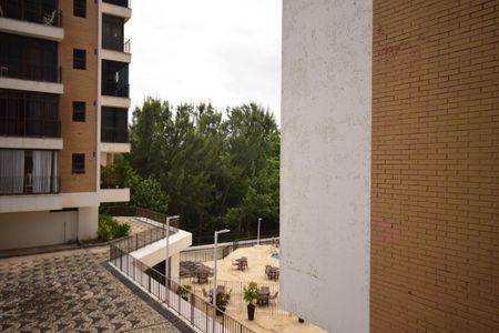 Apartamento à venda com 70m², 2 quartos e 2 vagas Apartamento à venda com 70m², 2 quartos e 2 vagasVista