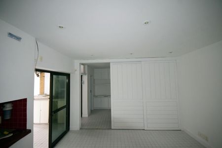 Apartamento à venda com 70m², 2 quartos e 2 vagas Apartamento à venda com 70m², 2 quartos e 2 vagasSala