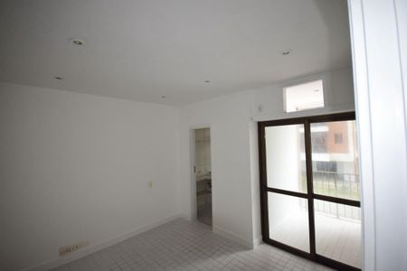 Apartamento à venda com 70m², 2 quartos e 2 vagas Apartamento à venda com 70m², 2 quartos e 2 vagasSala