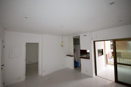 Apartamento à venda com 70m², 2 quartos e 2 vagas Apartamento à venda com 70m², 2 quartos e 2 vagasSala