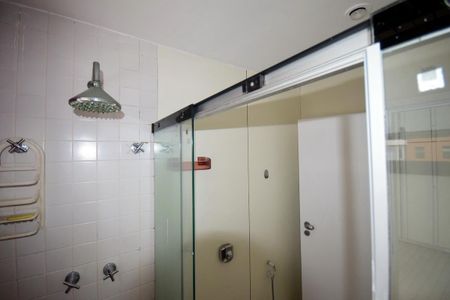 Apartamento à venda com 70m², 2 quartos e 2 vagas Apartamento à venda com 70m², 2 quartos e 2 vagasBanheiro Suíte 1