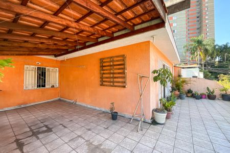 Casa para alugar com 230m², 3 quartos e 1 vagaQuintal