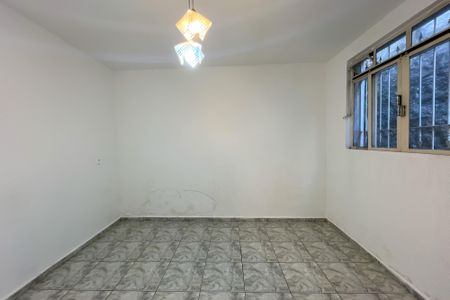 Casa para alugar com 230m², 3 quartos e 1 vagaQuarto