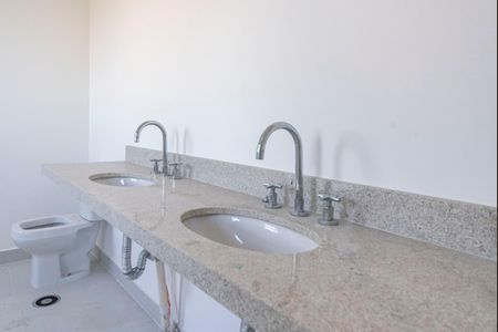 Apartamento à venda com 227m², 3 quartos e 4 vagasBanheiro Suíte 1