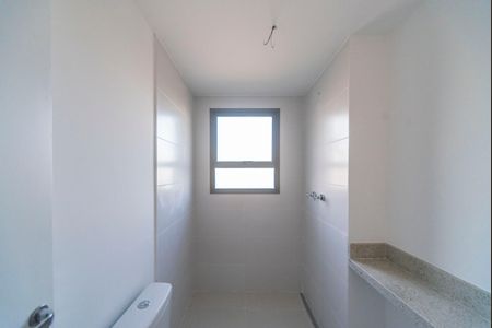 Apartamento à venda com 227m², 3 quartos e 4 vagasBanheiro Social