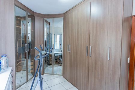 Casa à venda com 358m², 3 quartos e 4 vagasQuarto / closet - 2