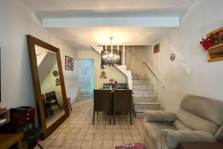 Casa à venda com 125m², 2 quartos e 1 vaga Casa à venda com 125m², 2 quartos e 1 vagaSala